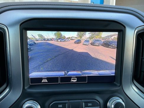 Used 2022 GMC Sierra 1500 Elevation w/ Preferred Package AWD/4WD image 19