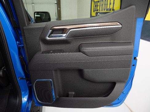 New 2025 Chevrolet Silverado 1500 RST w/ Z71 Off-Road Package AWD/4WD image 12
