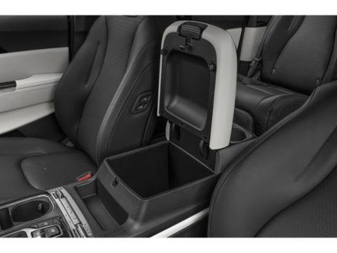 Used 2024 Kia Carnival SX Prestige FWD image 17