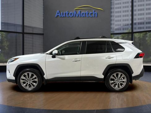 Used 2025 Toyota RAV4 XLE Premium w/ Weather Package AWD/4WD image 7