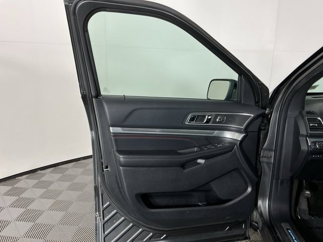 Used 2016 Ford Explorer Sport w/ Equipment Group 401A AWD/4WD image 13