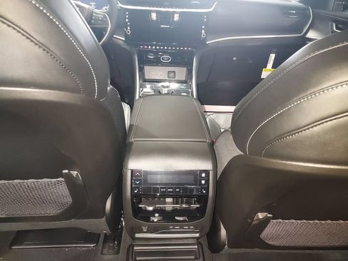 New 2026 Jeep Grand Cherokee L Limited AWD/4WD image 10