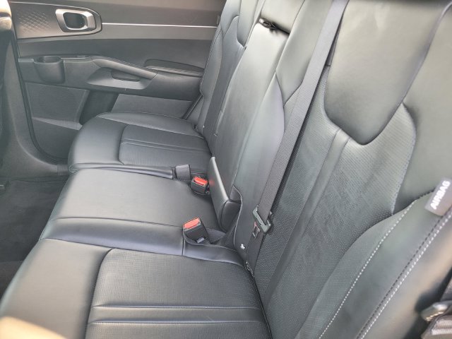 Used 2024 Kia Sorento S w/ Panoramic Sunroof Package FWD image 13