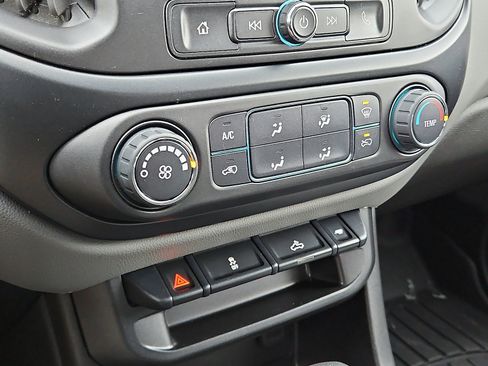 Certified 2022 Chevrolet Colorado W/T w/ WT Convenience Package image 15