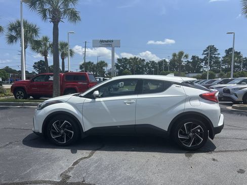 Used 2021 Toyota C-HR Limited FWD image 7
