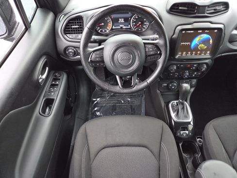 Used 2022 Jeep Renegade Altitude w/ Convenience Group AWD/4WD image 28
