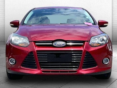 Used 2013 Ford Focus Titanium w/ Titanium Handling Pkg FWD image 2
