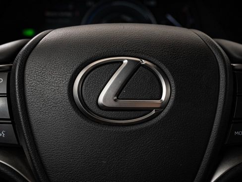Used 2022 Lexus UX 250h w/ Premium Package image 29