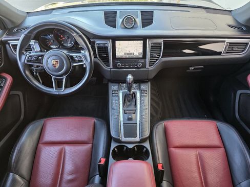 Used 2018 Porsche Macan image 9
