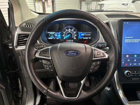 Used 2023 Ford Edge Titanium image 9