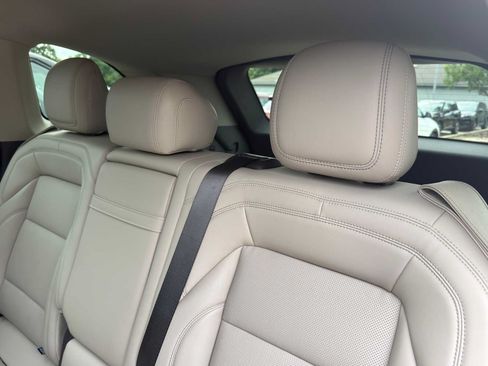 Used 2025 Lincoln Nautilus Premier AWD/4WD image 29