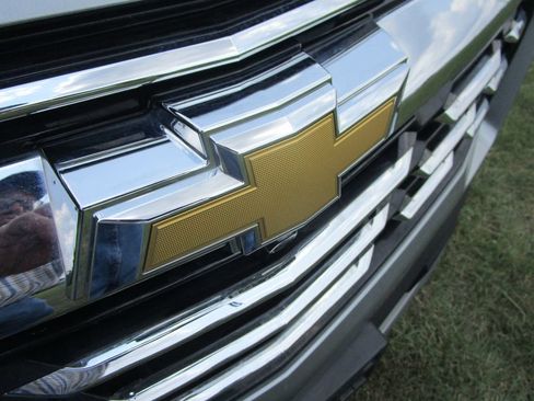Used 2025 Chevrolet Equinox LT FWD image 21