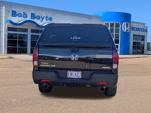 Certified 2022 Honda Ridgeline Black Edition image 4