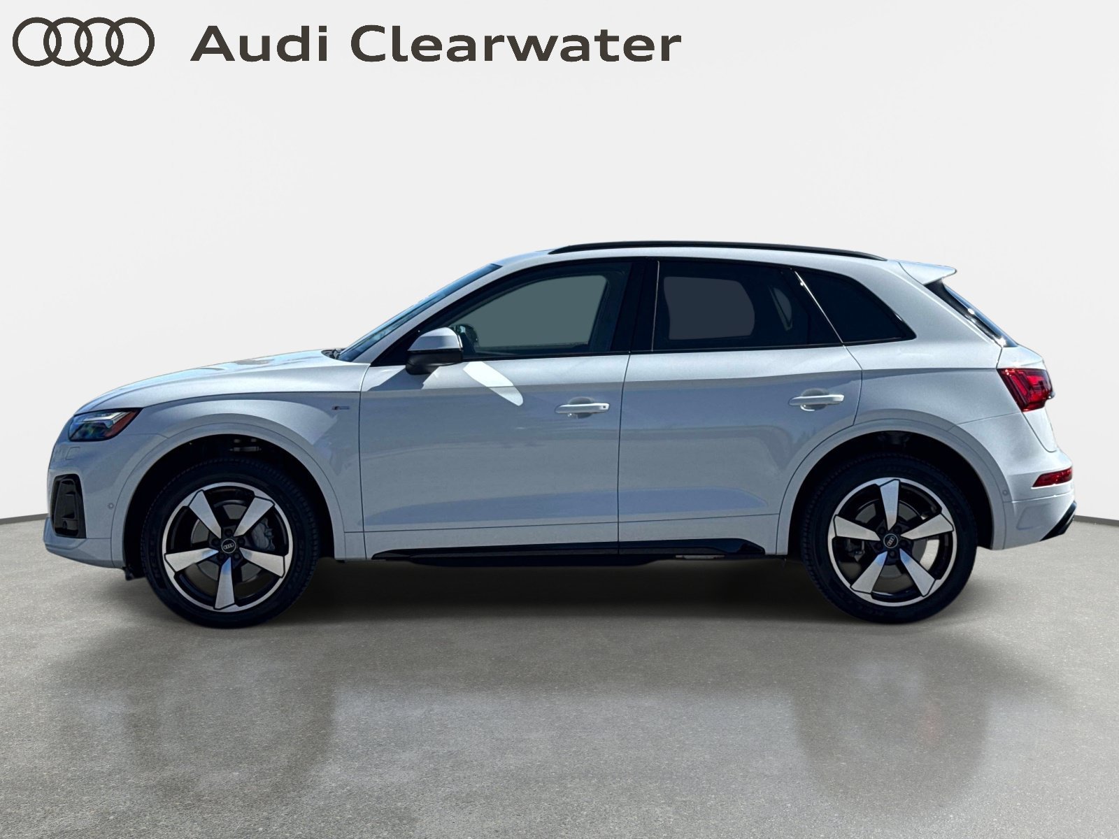 Certified 2023 Audi Q5 2.0T Prestige AWD/4WD image 2