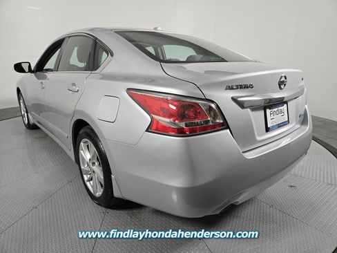 Used 2014 Nissan Altima 2.5 SV w/ Convenience Package image 4