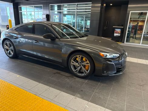 Used 2022 Audi RS e-tron GT AWD/4WD image 10