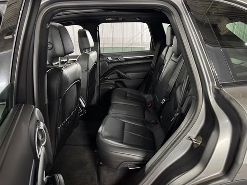 Used 2014 Porsche Cayenne Diesel AWD/4WD image 45