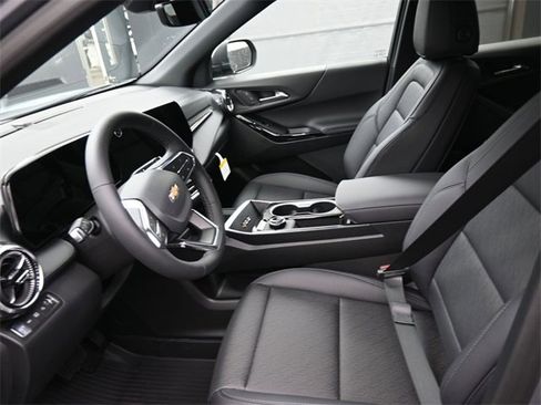 New 2026 Chevrolet Equinox LT image 8