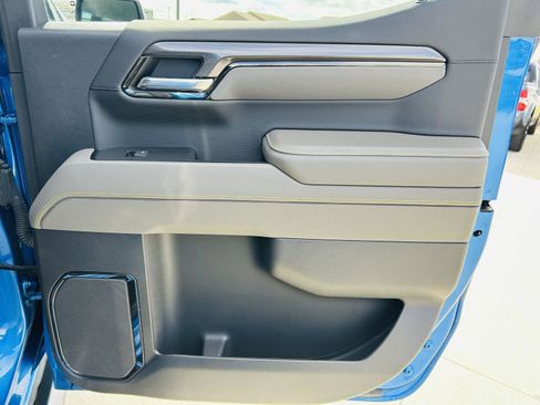 Used 2022 Chevrolet Silverado 1500 ZR2 w/ Technology Package image 34