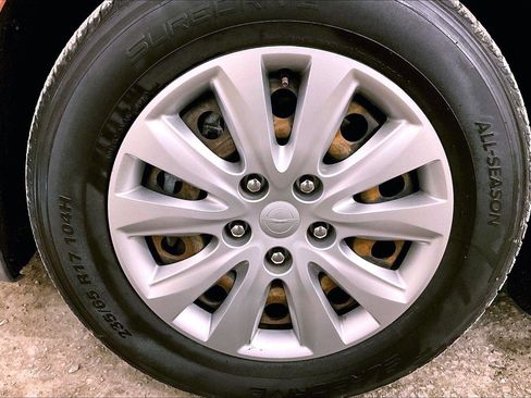 Used 2020 Chrysler Voyager L image 8