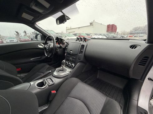 Used 2012 Nissan 370Z Coupe image 21