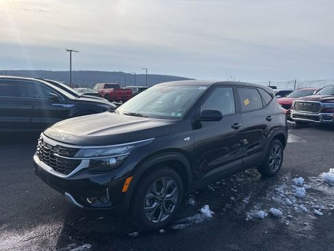 Certified 2024 Kia Seltos LX image 7