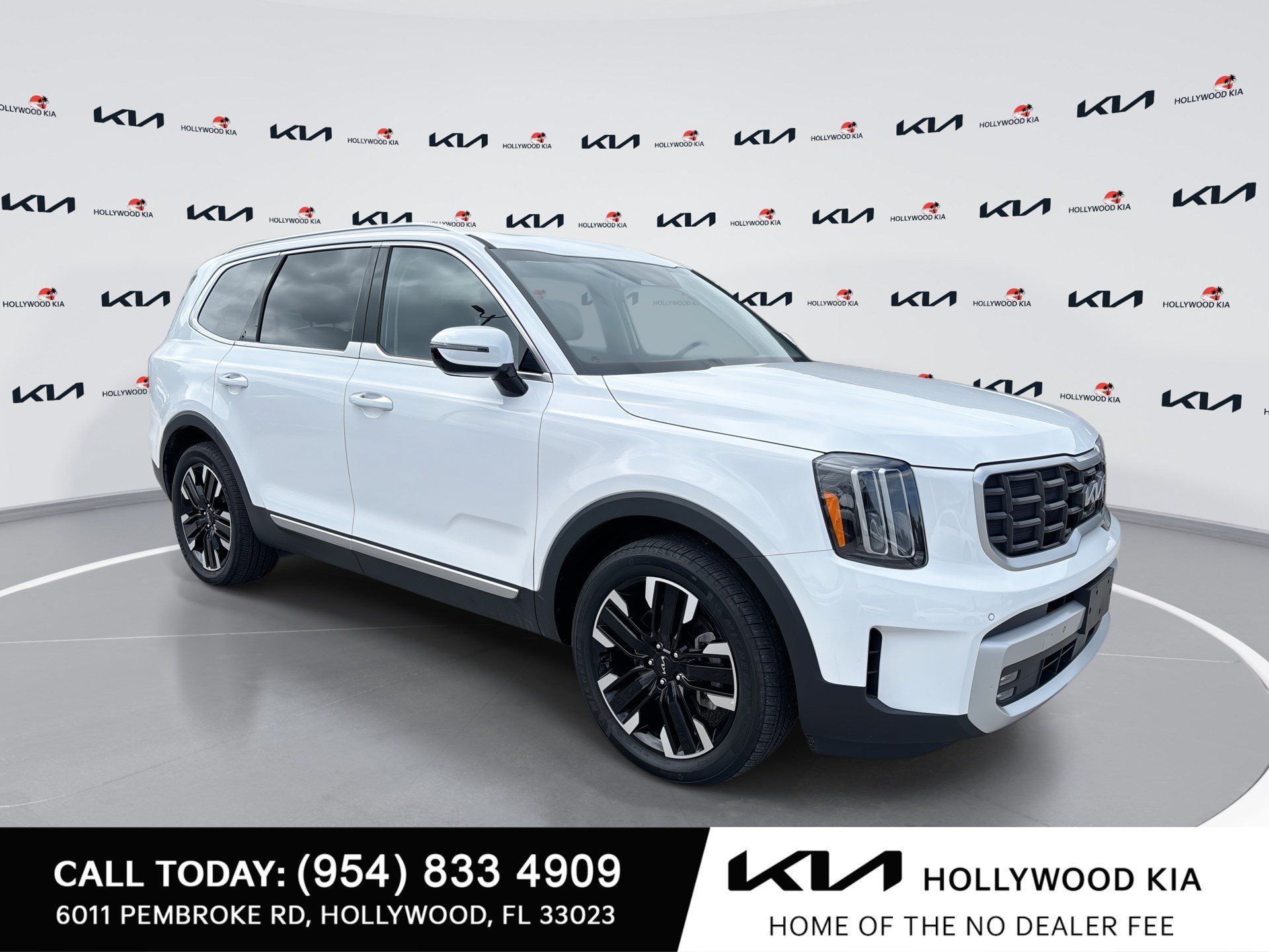 Used 2025 Kia Telluride SX w/ SX Captain's Chair Package AWD/4WD image 1