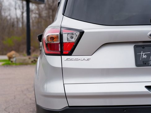 Used 2017 Ford Escape Titanium AWD/4WD image 10