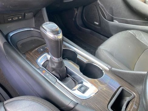 Used 2020 Chevrolet Malibu Premier image 11