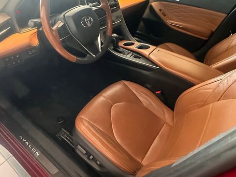 Used 2019 Toyota Avalon Limited w/ Advanced Safety Package image 9