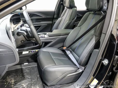 New 2025 Cadillac Lyriq Luxury image 8