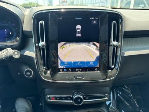 Used 2025 Volvo XC40 B5 Core AWD/4WD image 26