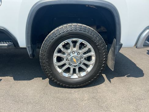 Used 2025 Chevrolet Silverado 2500 LTZ w/ LTZ Premium Package AWD/4WD image 19