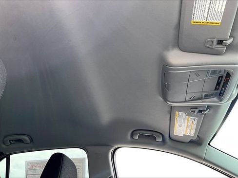 Used 2024 Chevrolet Equinox LT FWD image 22
