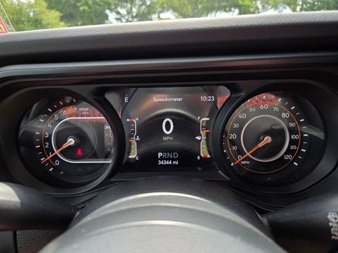 Used 2024 Jeep Wrangler Unlimited Rubicon AWD/4WD image 27