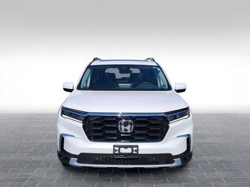 Used 2025 Honda Pilot Elite image 2