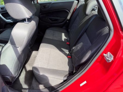 Used 2013 Ford Fiesta SE FWD image 10