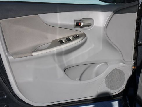 Used 2010 Toyota Corolla LE image 10