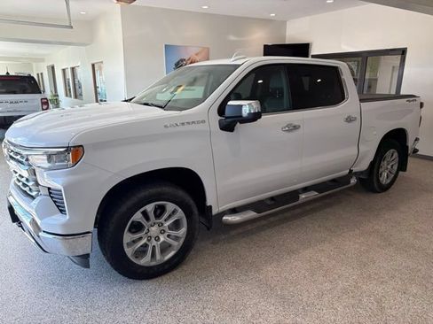 Used 2022 Chevrolet Silverado 1500 LTZ w/ Technology Package AWD/4WD image 3