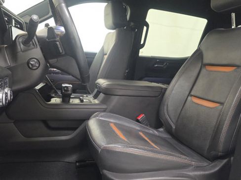 Used 2024 GMC Sierra 1500 AT4 AWD/4WD image 17
