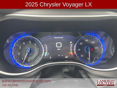New 2025 Chrysler Voyager LX FWD image 18