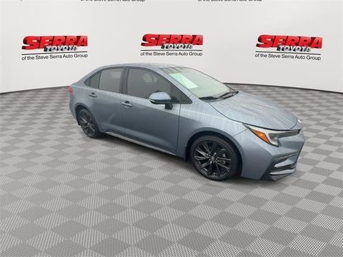 Certified 2024 Toyota Corolla SE image 3