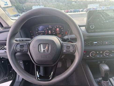 Certified 2023 Honda Accord EX image 17