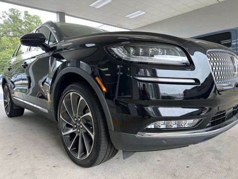 Used 2022 Lincoln Nautilus Reserve w/ Equipment Group 202A image 9