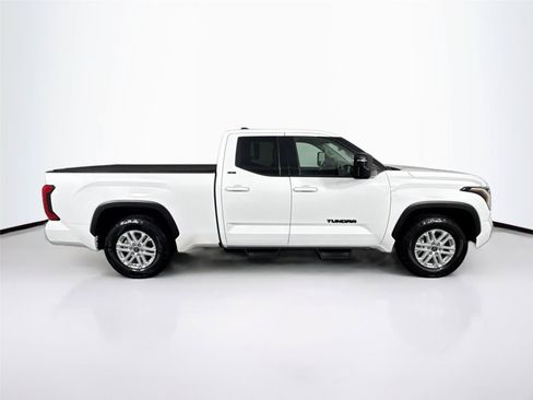 Used 2022 Toyota Tundra SR5 w/ SR5 Premium Package RWD image 10