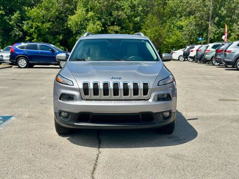 Used 2018 Jeep Cherokee Latitude w/ Mobile Office Group AWD/4WD image 16