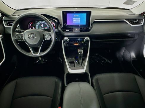 Used 2025 Toyota RAV4 XLE Premium image 27
