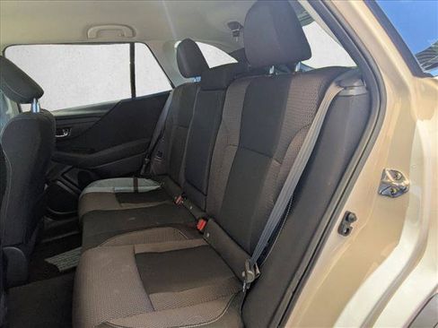Used 2024 Subaru Outback Premium AWD/4WD image 11