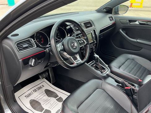 Used 2017 Volkswagen Jetta GLI FWD image 30
