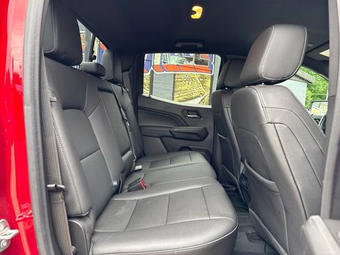 Used 2024 Chevrolet Colorado LT w/ LT Convenience Package III AWD/4WD image 13